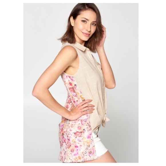 New Floral Pin Tucked Back Detailed Button Down Shirt - Picture 2 of 3